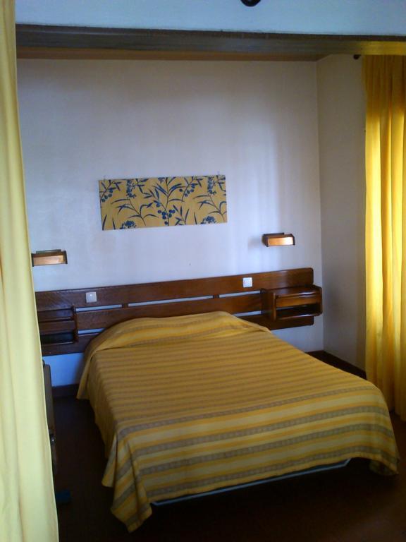 Hotel Apartamento Iate Портиман Екстериор снимка