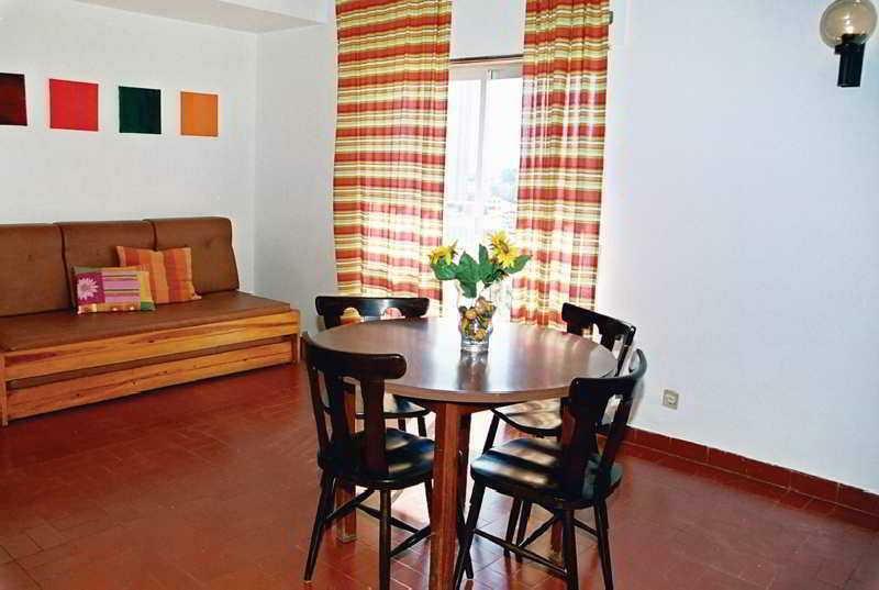 Hotel Apartamento Iate Портиман Екстериор снимка